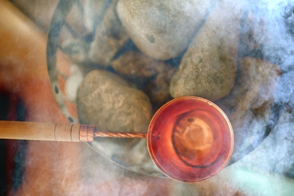 Qt Queenstown Dış mekan fotoğraf A copper ladle