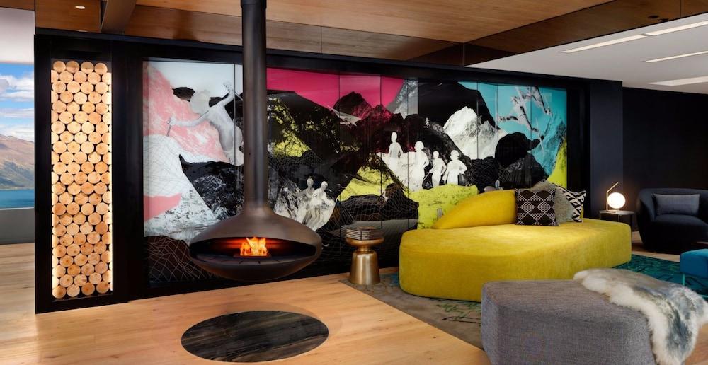 Qt Queenstown Dış mekan fotoğraf A fireplace in a suite at the W Aspen