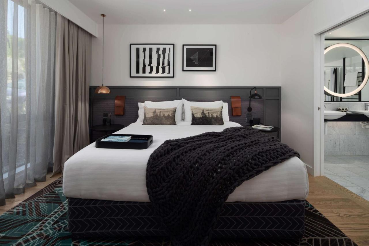 Qt Queenstown Dış mekan fotoğraf A bedroom at the hotel