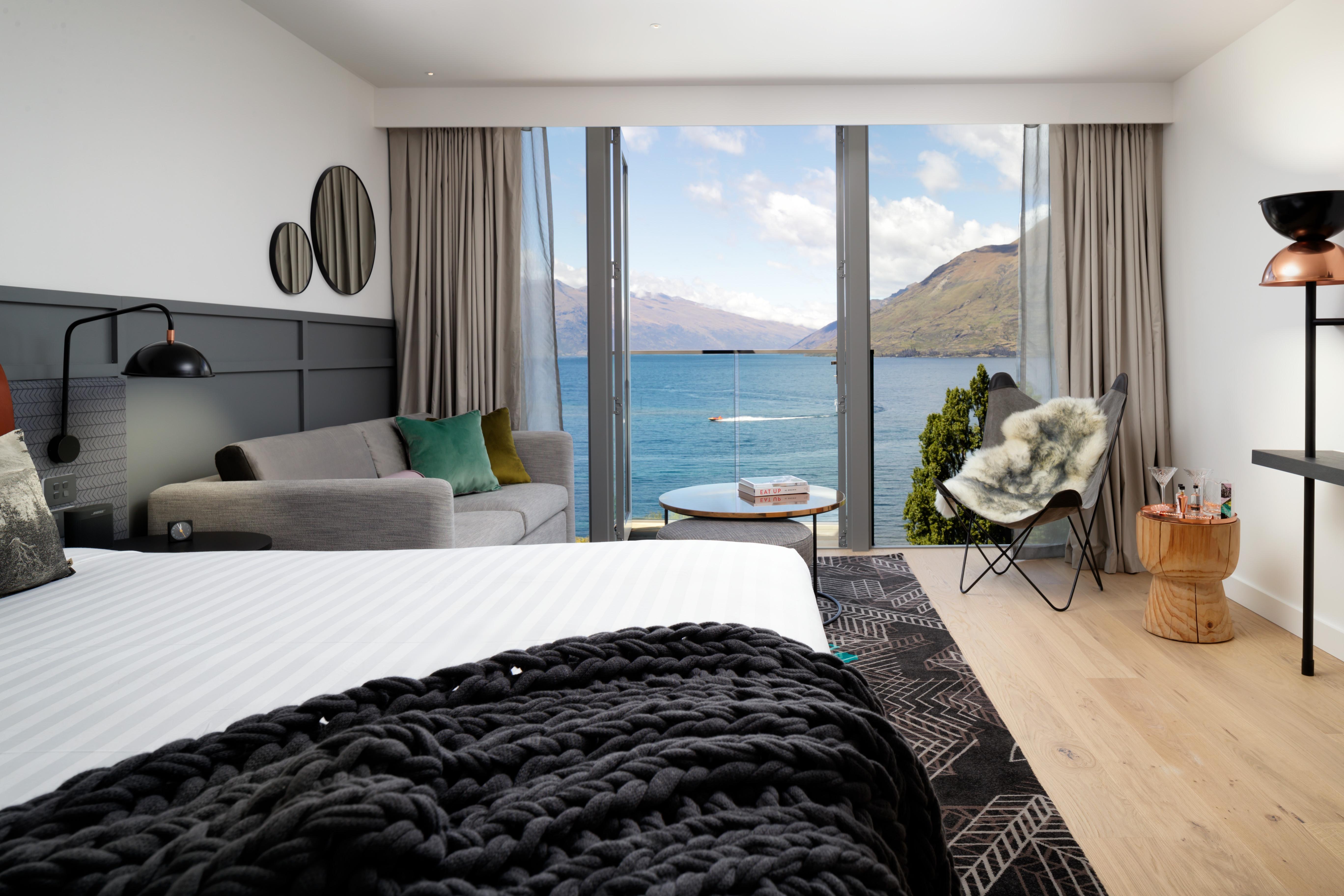 Qt Queenstown Dış mekan fotoğraf The hotel's Lakefront Suite