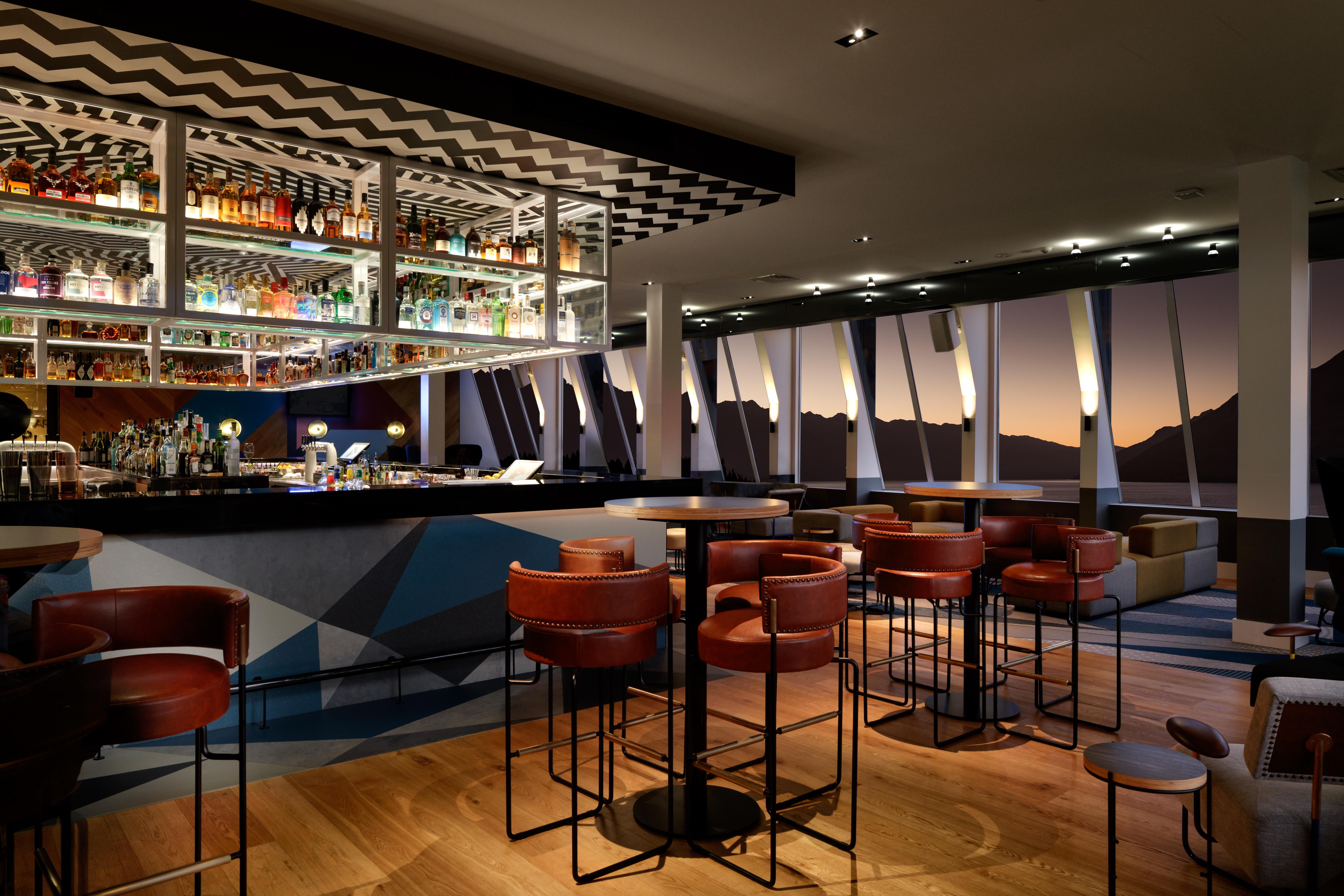 Qt Queenstown Dış mekan fotoğraf The bar at the 12th floor